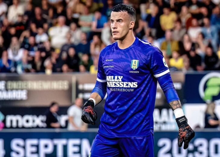 Dutch league game abandoned after goalkeeper collided and lost consciousness The agency revealed that he was aware.